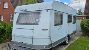 Bilv vom Camper: HYMER Wohnwagen 1,5t Platz ohne Ende